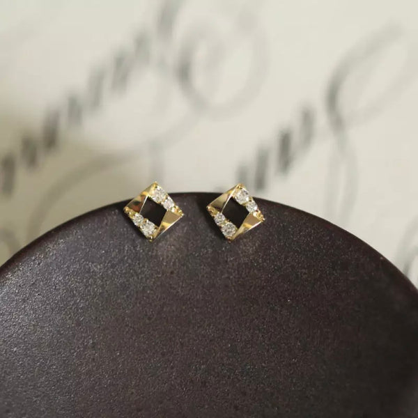 Earrings KVADRAT yellow gold and white crystals