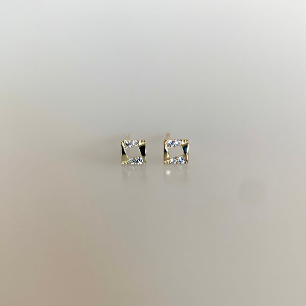 Earrings KVADRAT yellow gold and white crystals